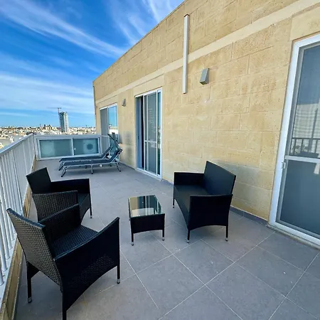 B Valletta View Luxury Penthouse
